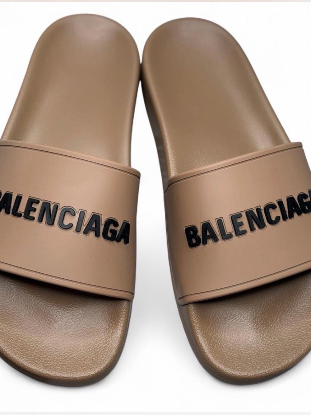NWT 🔝 Balenciaga beige logo pool slides Eur 40/ Us/9